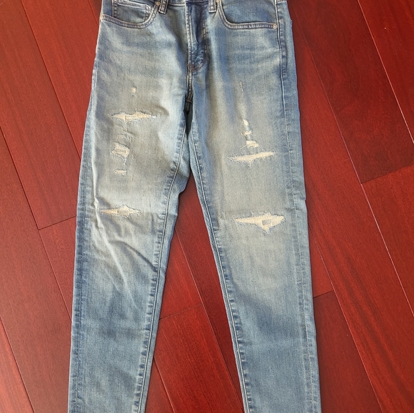 Nwot UniQlo distressed high rise jeans - Picture 3 of 6
